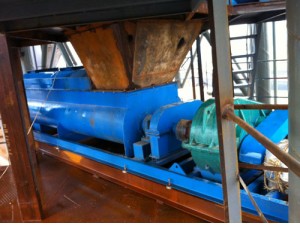 水泥混料機(jī)使用現(xiàn)場(chǎng)