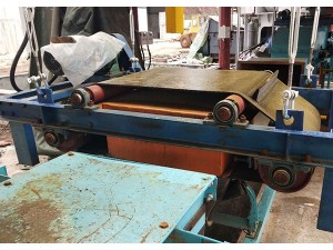 四川華川礦業(yè)永磁自卸除鐵器